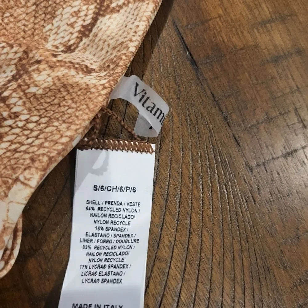 NWT! Vitamin A Milana Bikini Top Size Small (6)